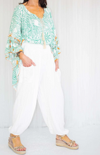 Load image into Gallery viewer, LINEN STYLE TROUSER IN WHITE
